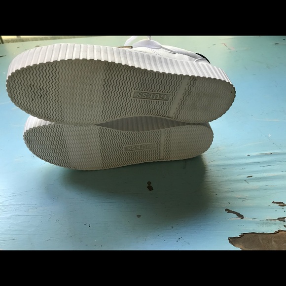 Guess sneakers - Picture 3 of 7